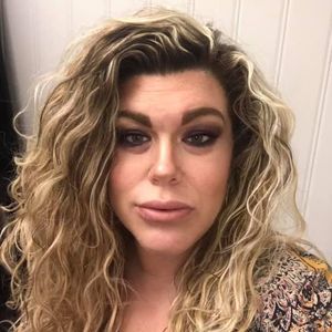 Meet your Posher, Denise